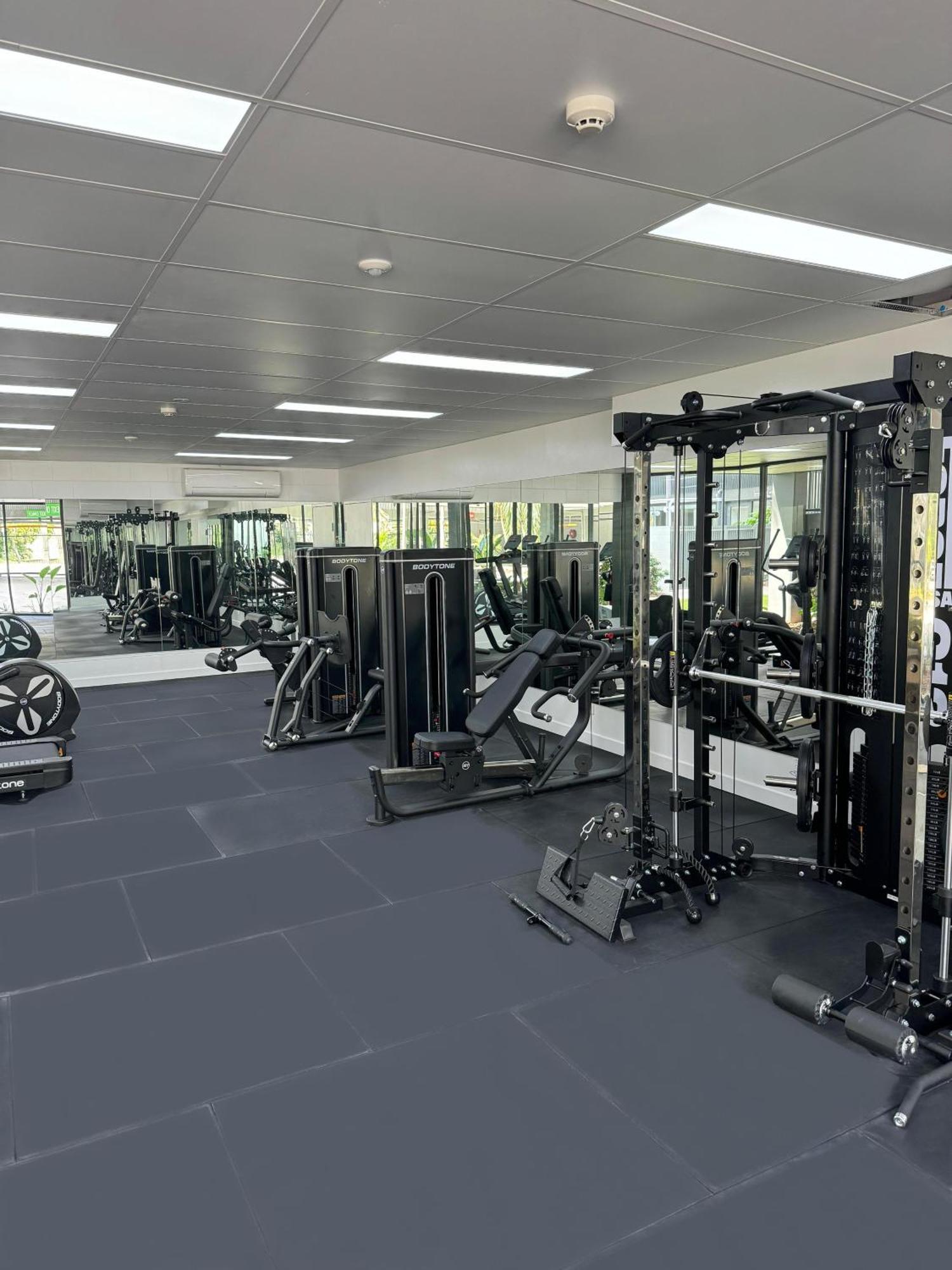 Belmoral Corporate Suites (Adults Only) Townsville Exterior foto